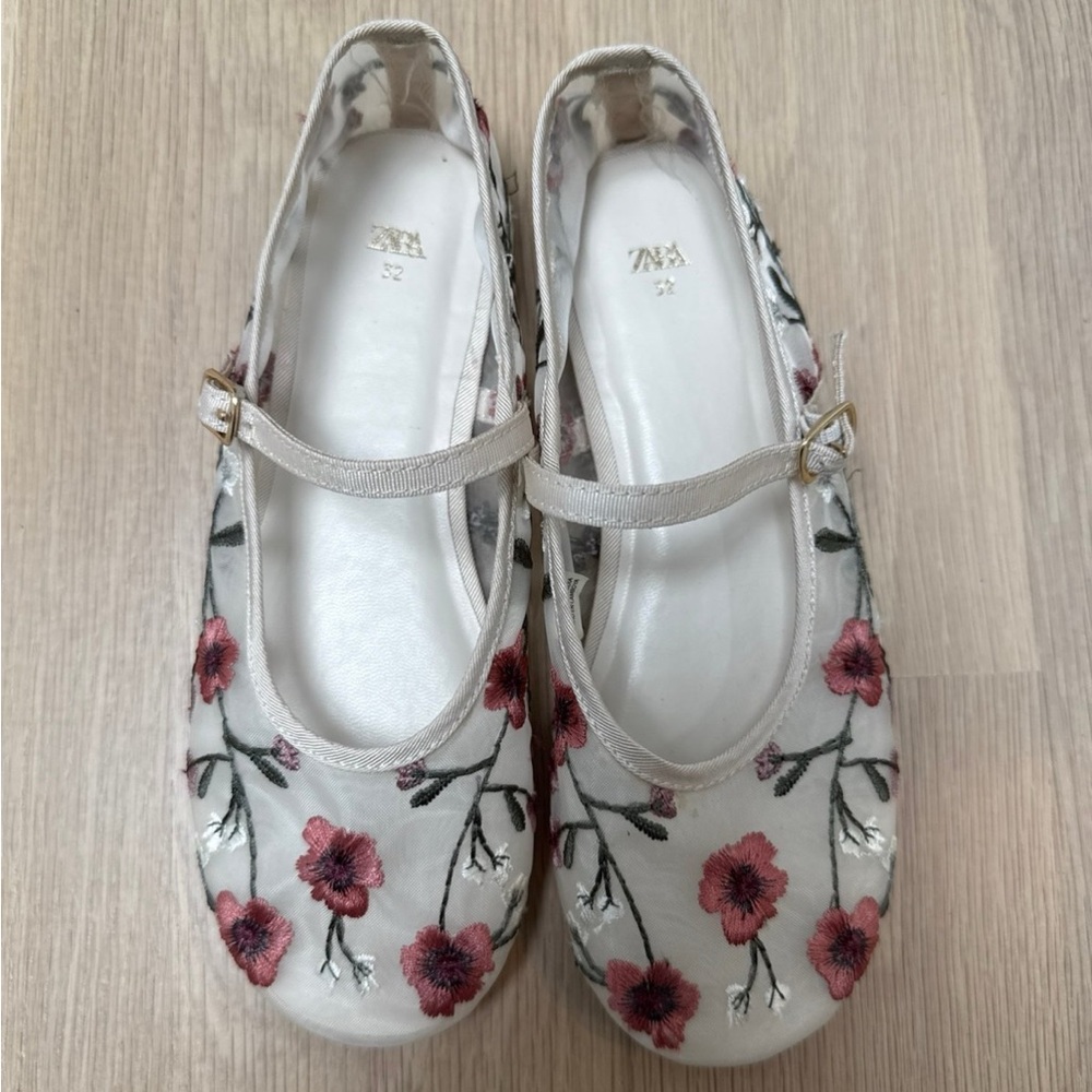 Girls Zara Floral Embroidered Flats - Size 32